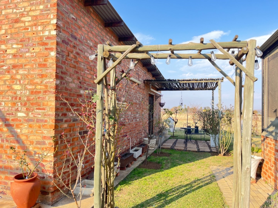 Commercial Property for Sale in Vyfhoek A H North West